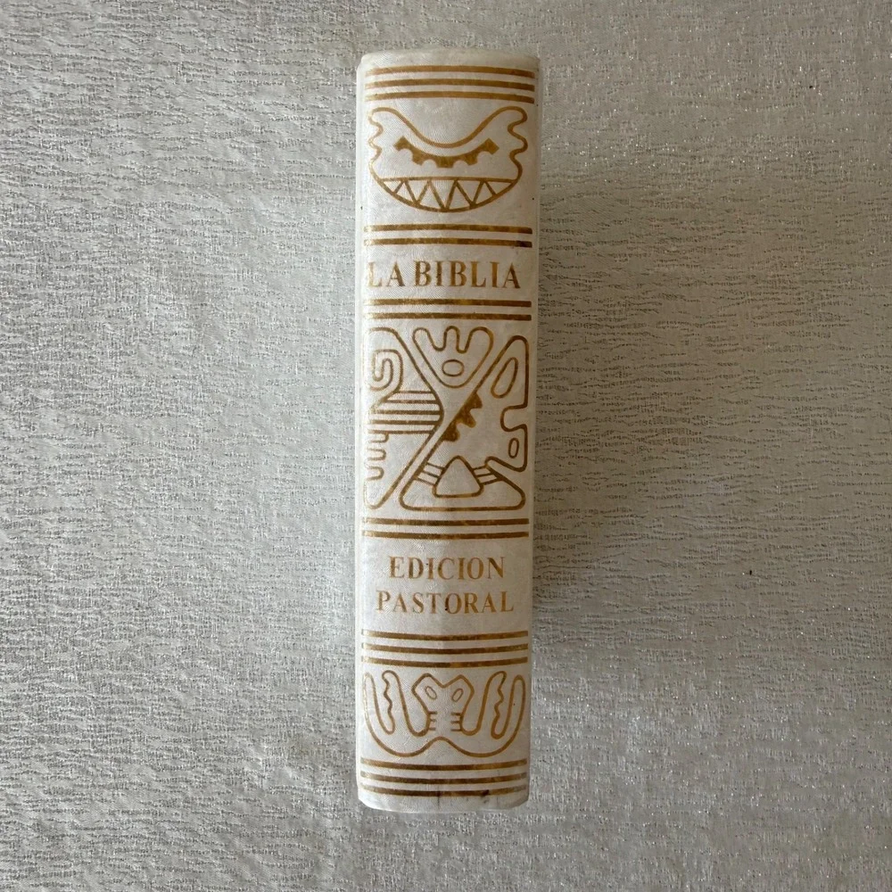 Vintage‎ La Biblia Latinoamérica Edición Pastoral 2005 White Pearl Hardcover